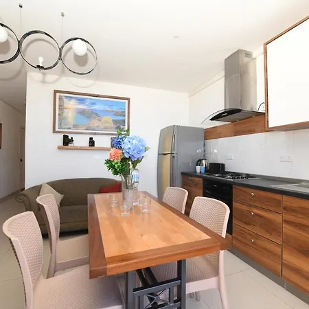Under Penthouse Apartman *